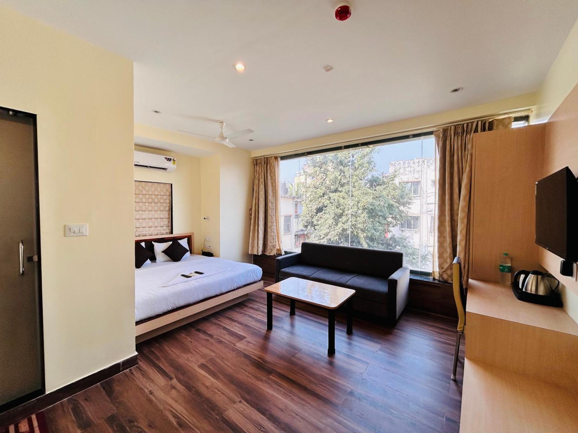 Golden Square - Kolkata Airport Hotel Exterior photo
