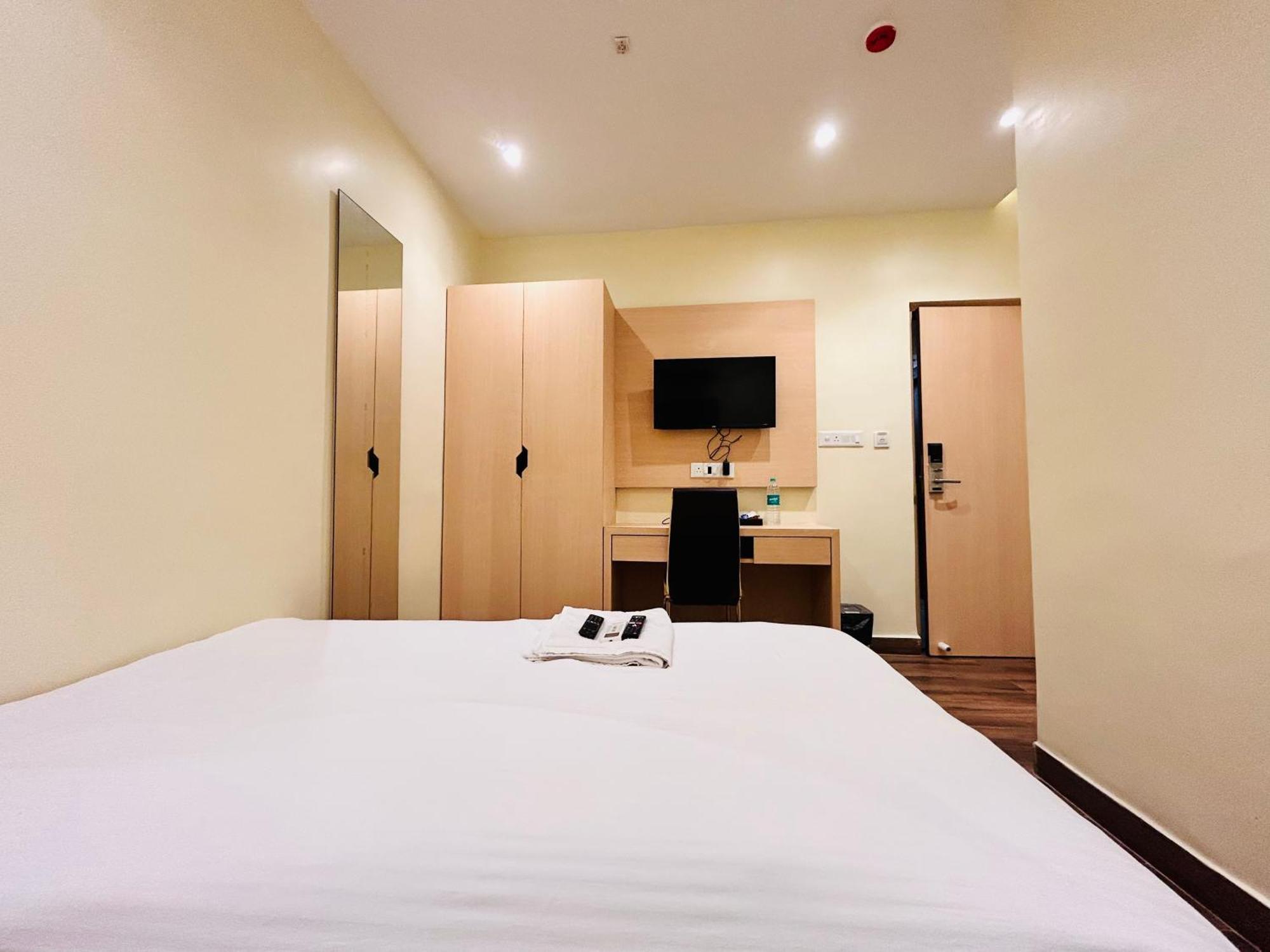 Golden Square - Kolkata Airport Hotel Exterior photo